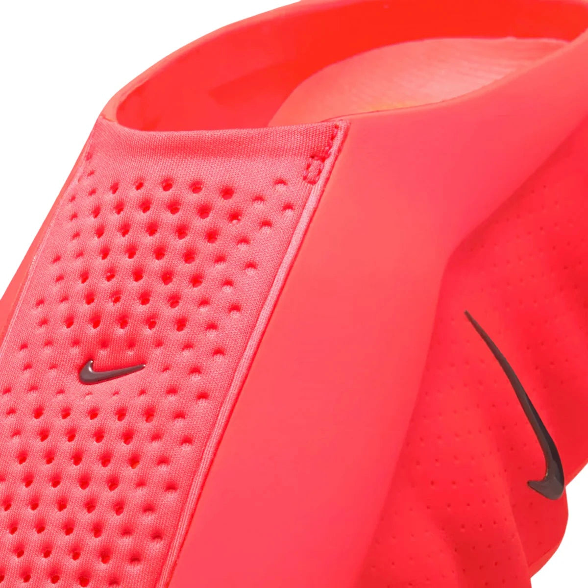 Nike mind 001 - solar red